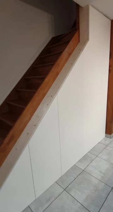 Aménagement sous escalier